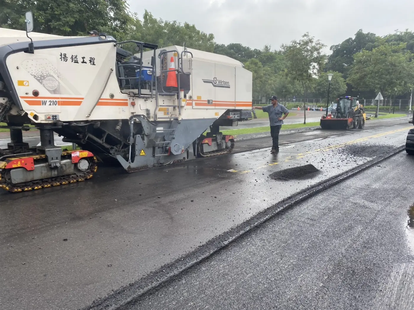 坪林森林公園道路施工機具